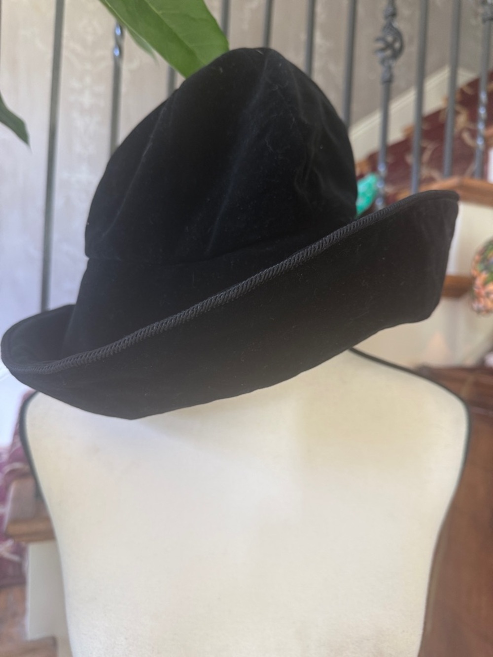 PATRICIA UNDERWOOD New York ladies felt black hat, excellent condition - Picture 4 of 8